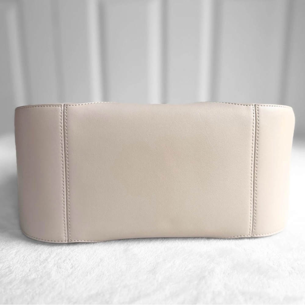 NWT Lululemon Leather Alternative Shoulder Bag 8L – Cashew – SOLD OUT - Picture 7 of 16